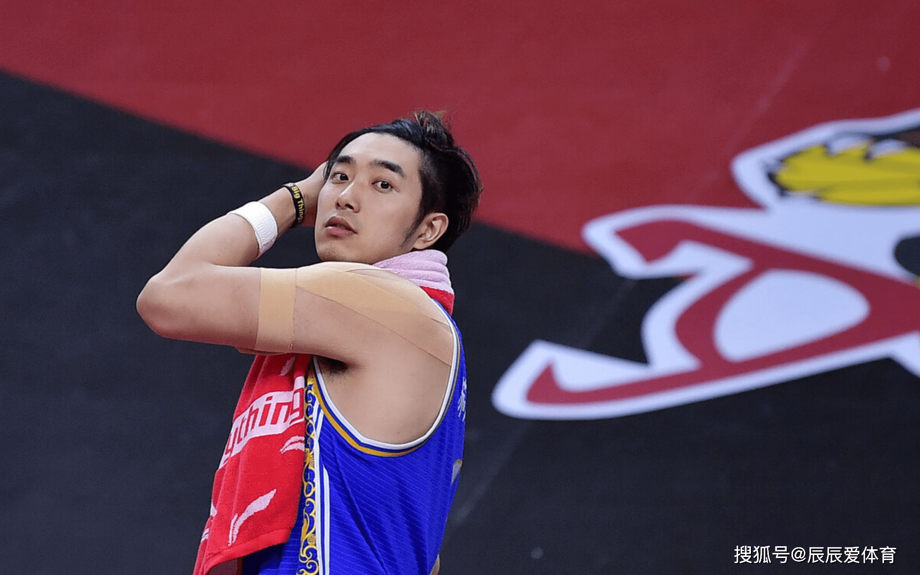 Ming迎来十五赛季出色发挥，SKT观众热烈欢呼！
