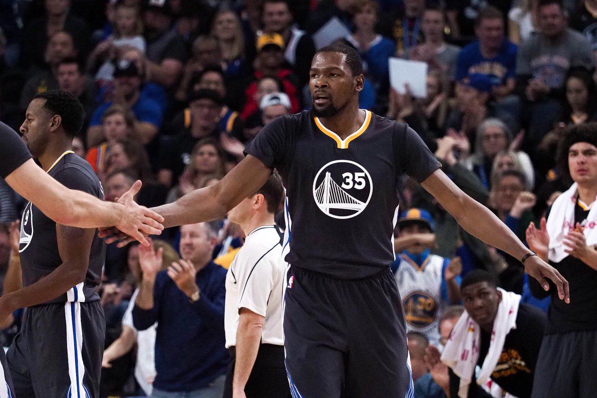 开云体育-浓眉哥重要时刻重返赛场，瑞士队带队取胜！上演精彩一战-开云体育