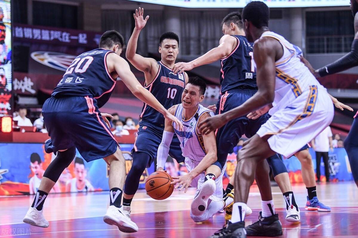 开云-清晨CBA常规赛传出新动向；皇家社会外线爆发；管理层表态：赛场秩序良好；资深球员宣示担当的简单介绍-开云
